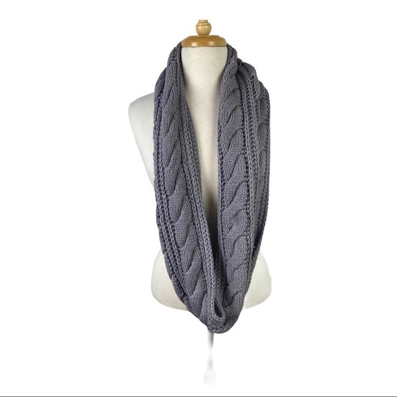 Chunky Knit Gray Infinity Scarf - Picture 2 of 4